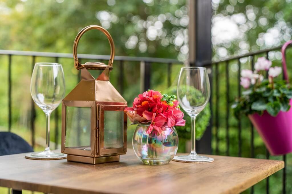 Forest View Apartment- Private Balcony เซาธ์แธมป์ตัน ภายนอก รูปภาพ